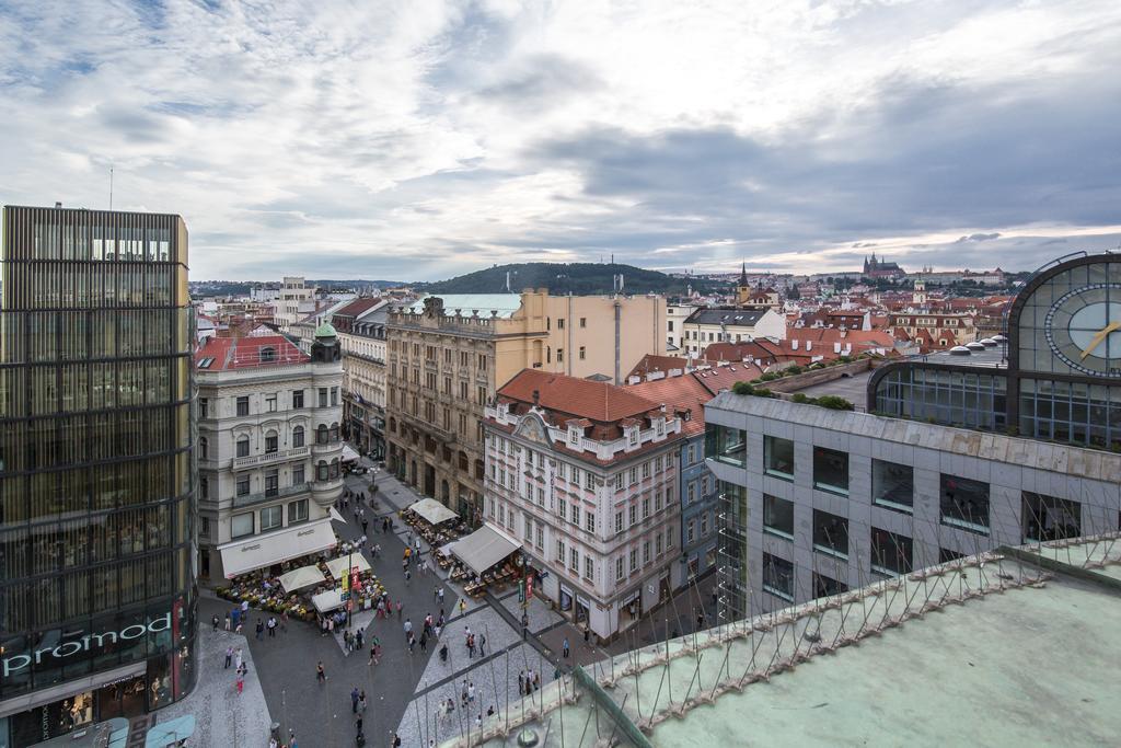 Merchants Crown Suites And Spa Praga Exterior foto View of the city centre