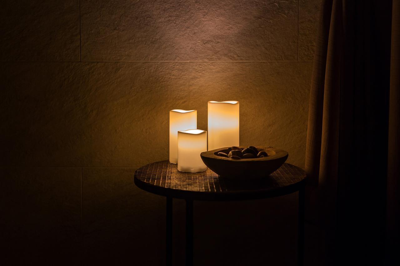 Merchants Crown Suites And Spa Praga Exterior foto Candles