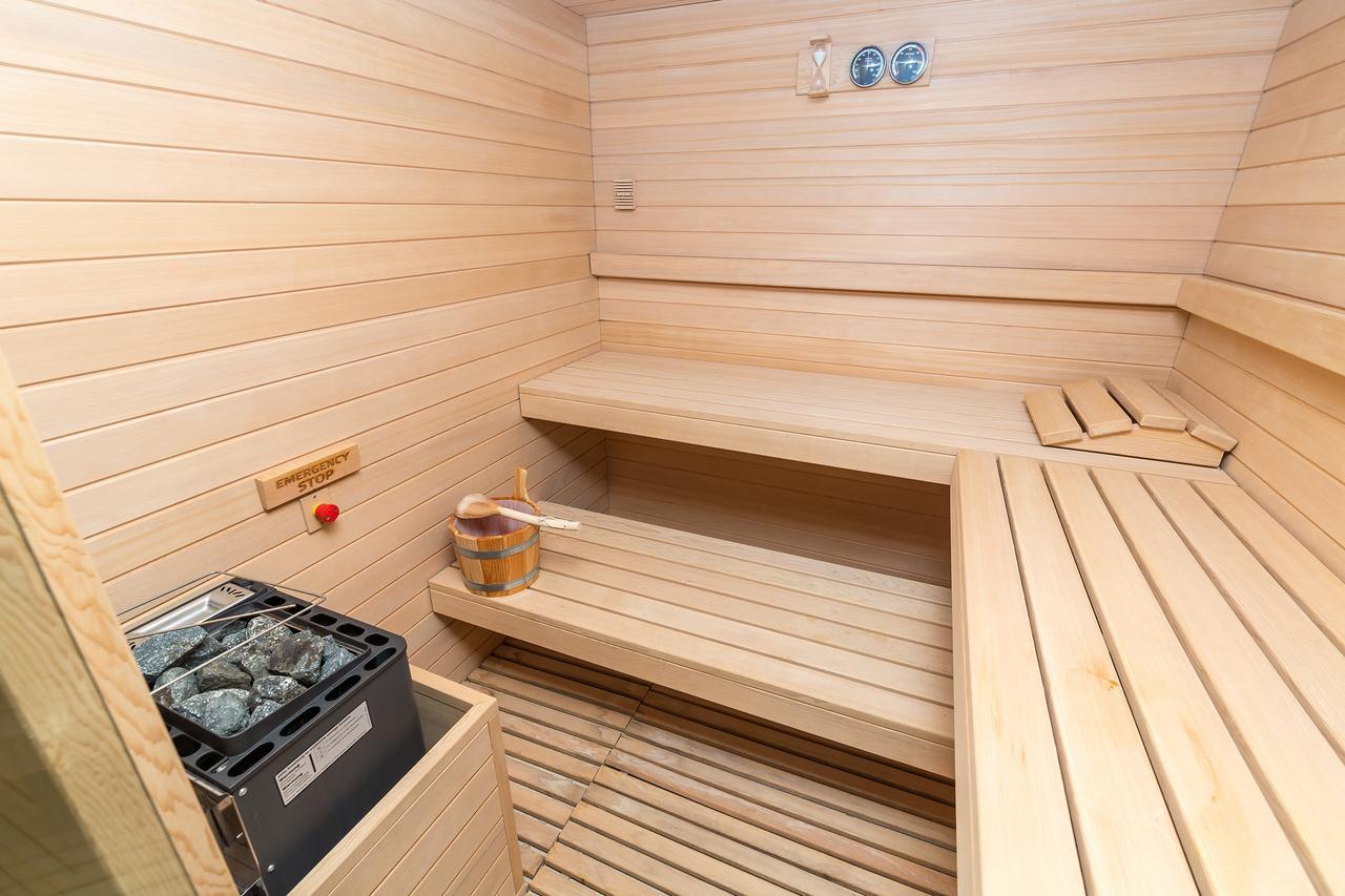 Merchants Crown Suites And Spa Praga Exterior foto A Finnish sauna